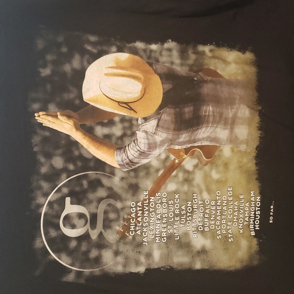 Garth Brooks Concert Shirt - Picture 4 of 5